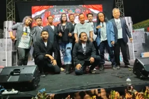 goyang rock dangdut - ilustrasi berita Goyang Rock Dangdut Hentak Panggung Merdeka, Ribuan Penonton Rayakan Talenta…