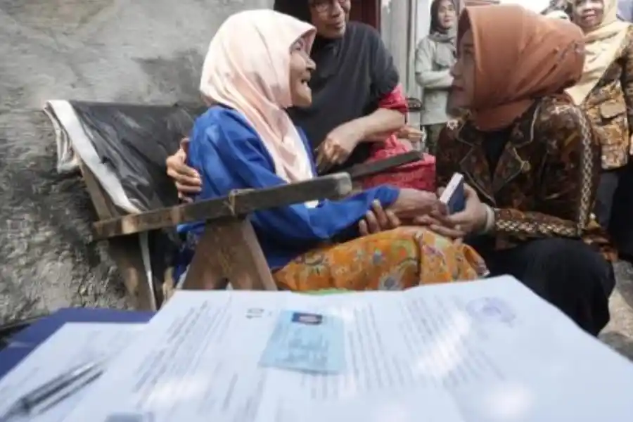 desil ekonomi naik Desil Ekonomi Naik, Warga Mojokerto Ramai Ke Dinas Sosial… desil ekonomi naik - ilustrasi berita Desil Ekonomi Naik, Warga Mojokerto Ramai Ke Dinas Sosial untuk Pembaruan Data