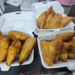 Menikmati Martabak Mak Ndut di Jalan Tunjungan: Isian Melimpah dari Bihun hingga Ceker Pedas