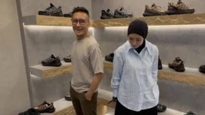 penerbangan dibatalkan - ilustrasi berita Penerbangan Dibatalkan, Arie Untung dan Fenita Cari Cara Pulang dari Bali