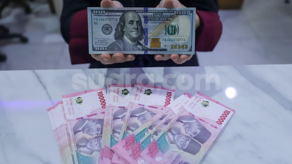 rupiah menguat Rupiah Menguat ke Rp17.632, Terangkat oleh Pelemahan Dolar… rupiah menguat - ilustrasi berita Rupiah Menguat ke Rp17.632, Terangkat oleh Pelemahan Dolar Setelah Harga Minyak…